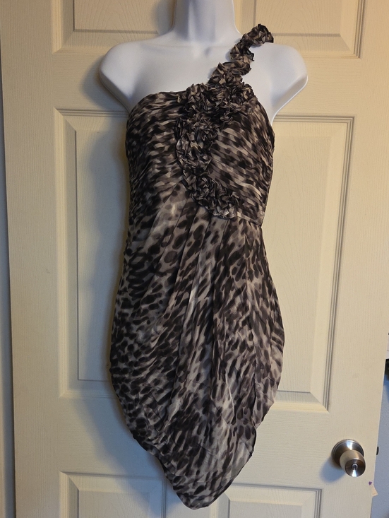 BCBGMaxAzria Dresses & Skirts - BCBGMaxAzaria One-Shoulder Ruffled Cocktail Dress Size 8